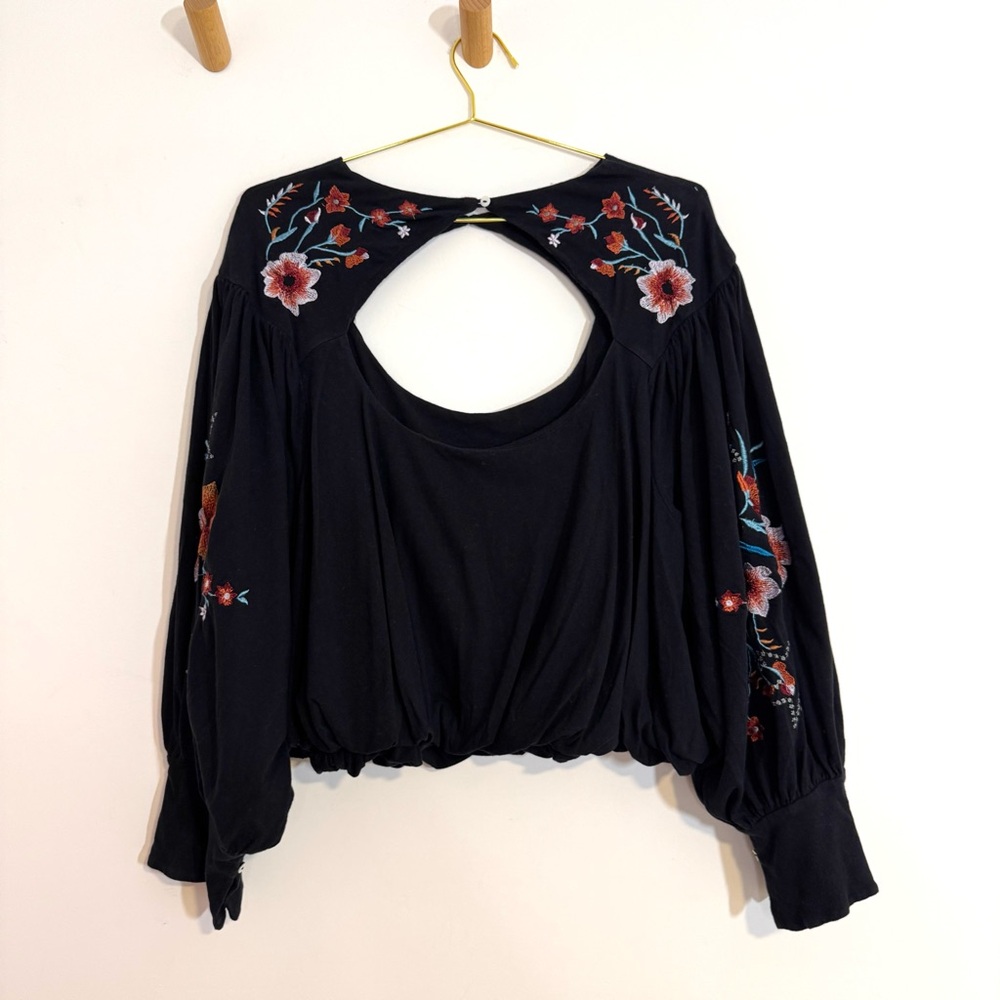 SOLDFree People Floral Embroidered Black Bubble Hem Lita Blouse Open Neck Medium - Picture 10 of 13